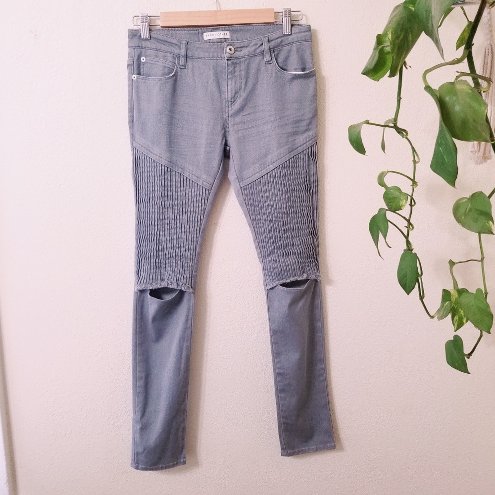 Distressed Gray Moto Skinny Legging Jeans - Picture 3 of 8